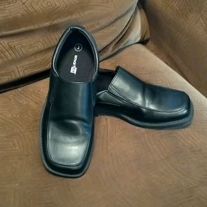 Boys black dress shoes worn once